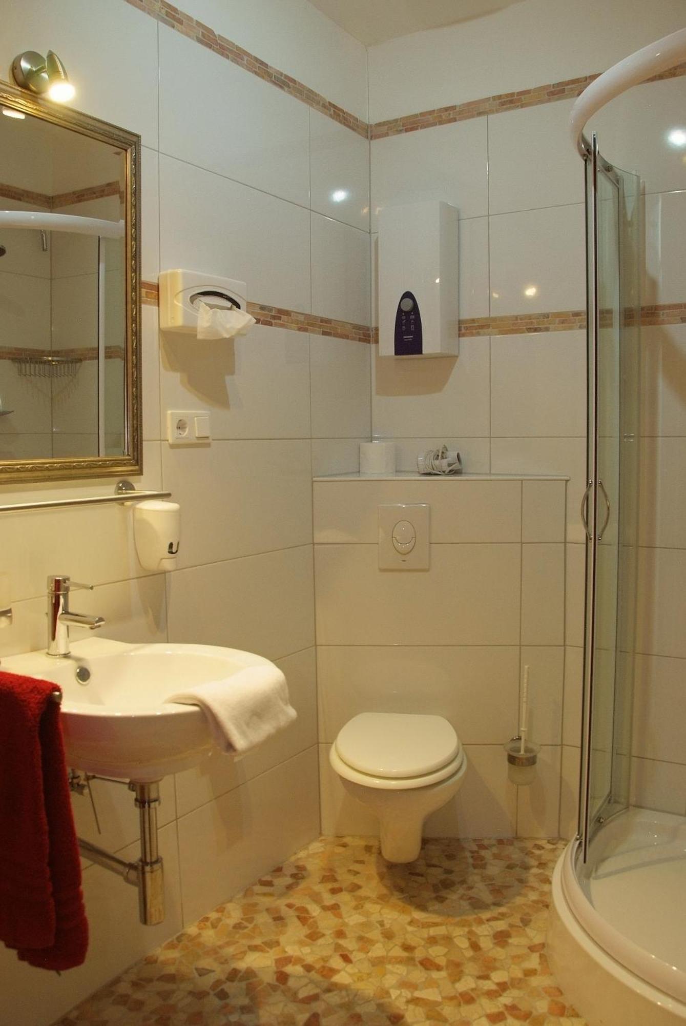 Hotel Monopol غيلسنكيرشن المظهر الخارجي الصورة