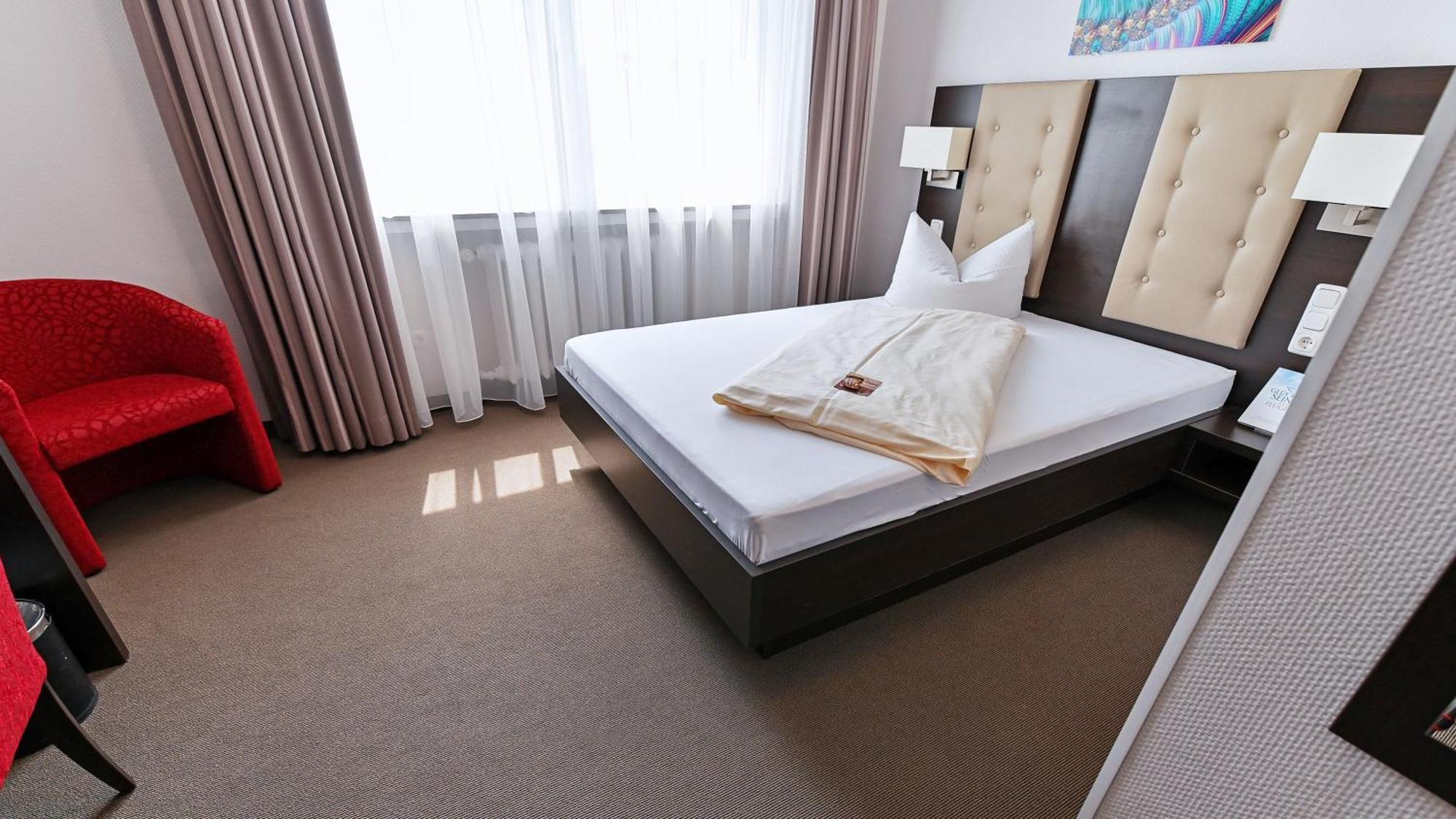 Hotel Monopol غيلسنكيرشن المظهر الخارجي الصورة