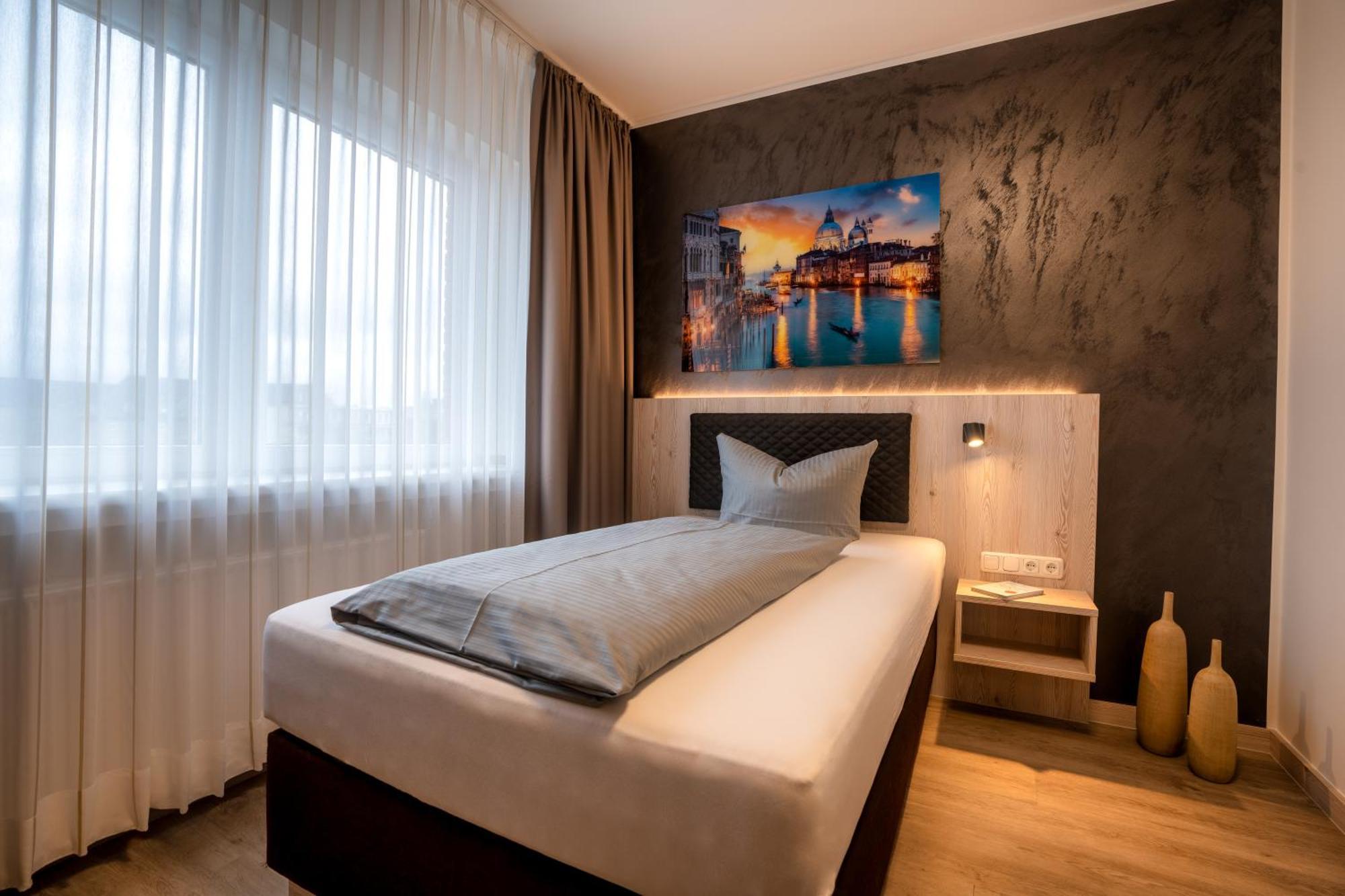 Hotel Monopol غيلسنكيرشن المظهر الخارجي الصورة