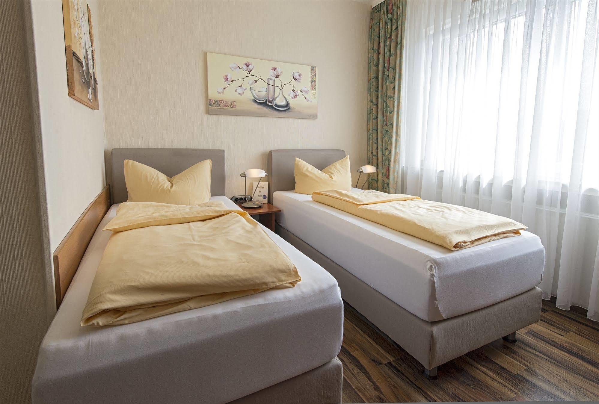 Hotel Monopol غيلسنكيرشن المظهر الخارجي الصورة