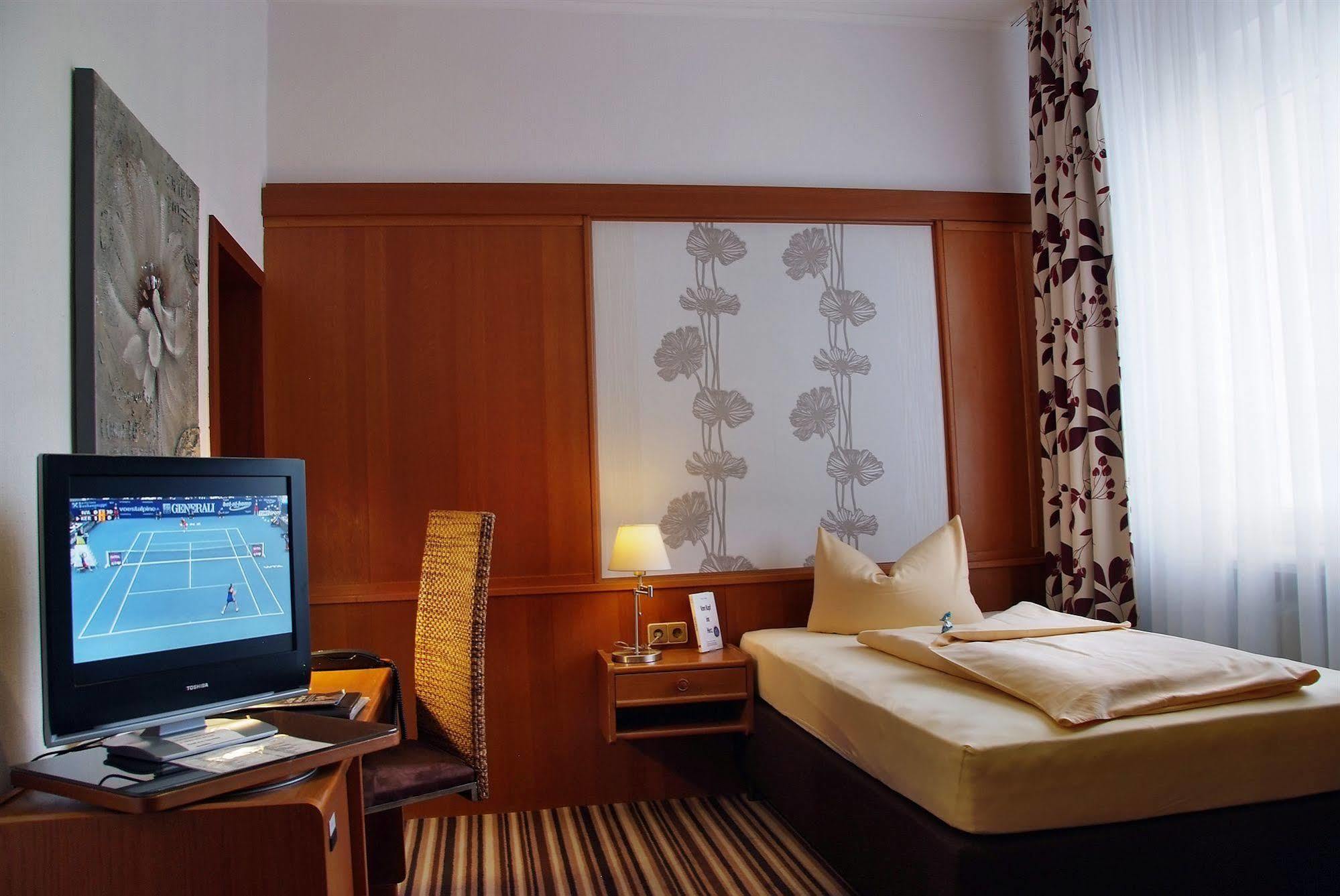 Hotel Monopol غيلسنكيرشن المظهر الخارجي الصورة