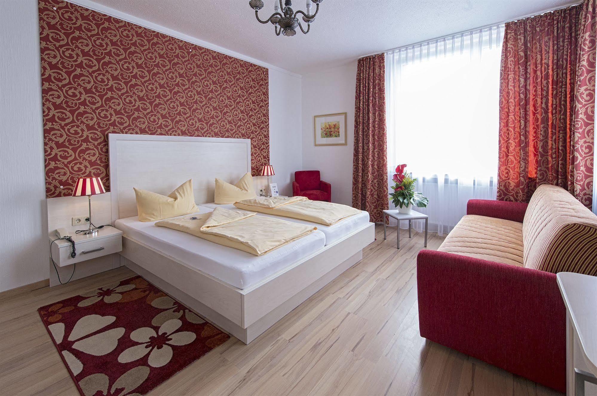 Hotel Monopol غيلسنكيرشن المظهر الخارجي الصورة